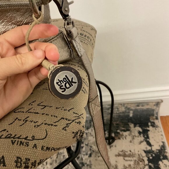 The Sak Leather Crossbody Metallic Shoulder Bag Purse Zip Pockets Gold - Picture 2 of 5